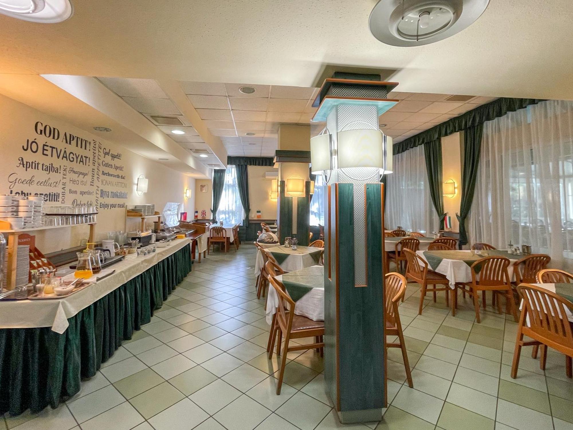 Tisza Sport Hotel Szeged Kültér fotó